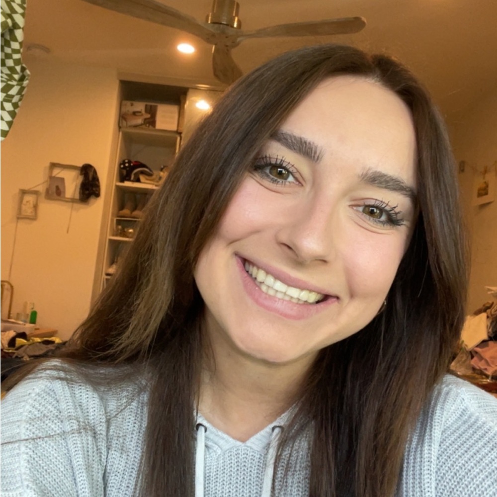 Meet your Posher, Olivia